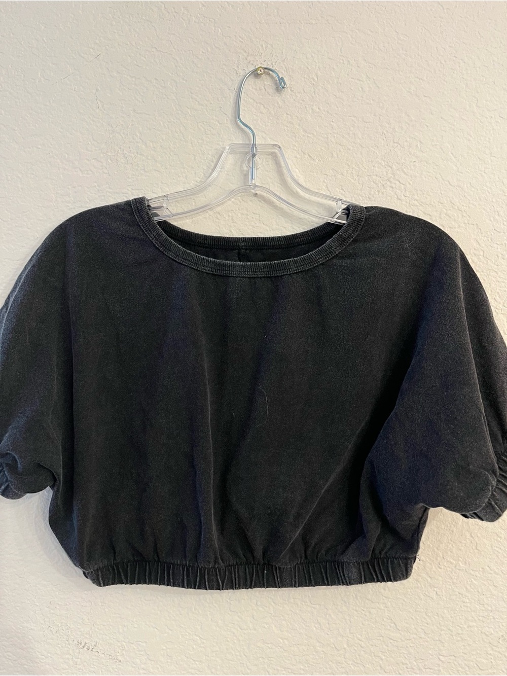 NEW 100 percent cotton black semi bubble semi crop tee!